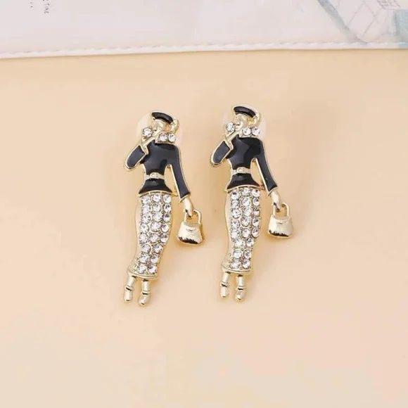 New Inventory 🔥Rhinestone Decor Figure Stud Earrings🔥 - Picture 4 of 6